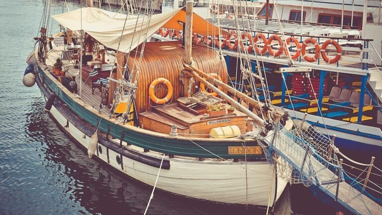 Rihanna Confirms She Is Working on New Music